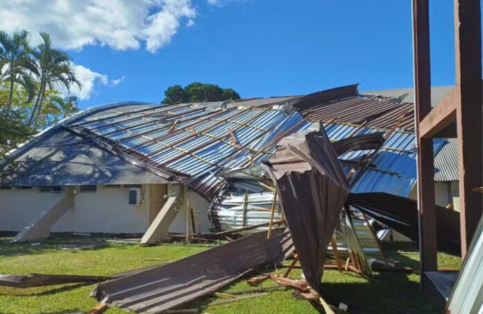 Ciclone em Santa Catarina causa ventos de quase 100 kmh, destelhamentos e prejuízos em várias regiões