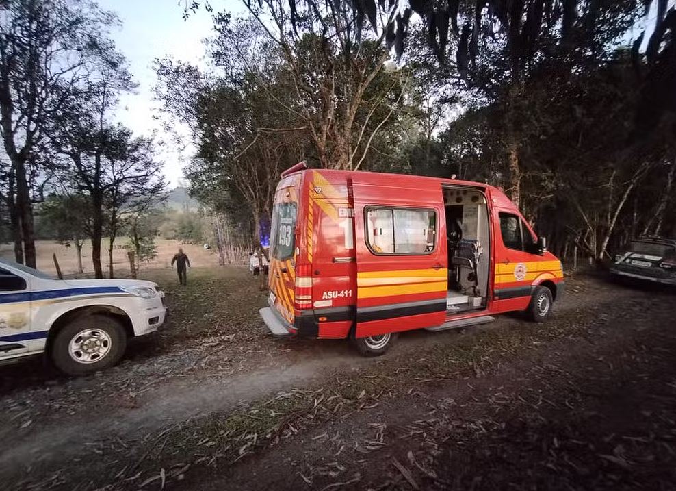 Menino de 5 anos morre atropelado por trator em SC 1 Tragédia no interior de Santa Catarina: Menino de 5 anos morre após acidente com trator