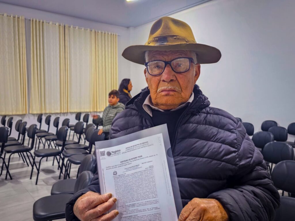 Direito reconhecido: Regularização fundiária garante escritura para 19 famílias em Palmeira 1 fcac4bc3 757f 4ee5 a8ad 62a82954b6c3