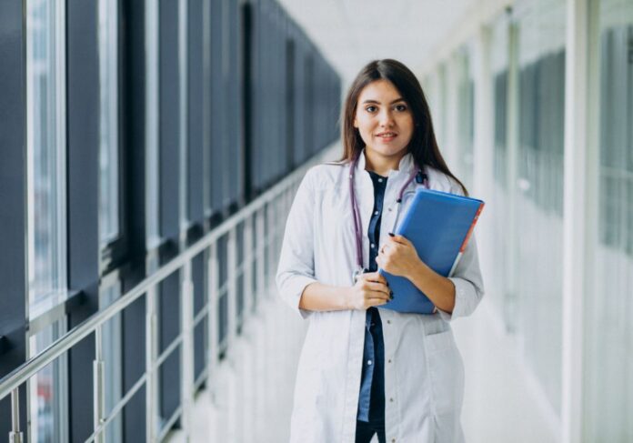 Estudante de medicina perde bolsa