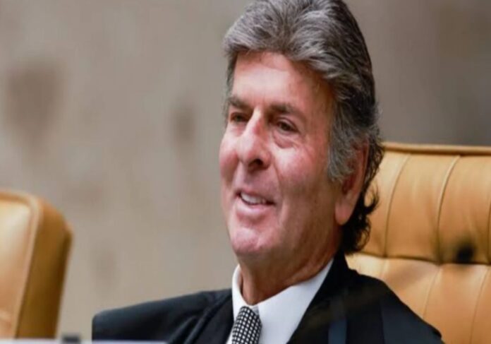 Fux vota para anular julgamento de Bolsonaro