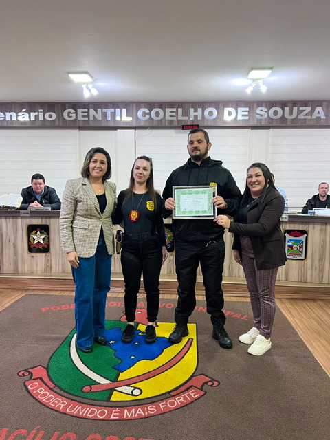 Policiais Civis de Otacílio Costa são homenageados com o título de Honra ao Mérito na Câmara de Vereadores 5 IMG 8049