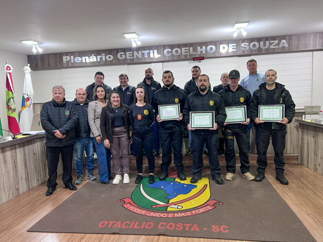 Policiais Civis de Otacílio Costa são homenageados com o título de Honra ao Mérito na Câmara de Vereadores 2 IMG 8051