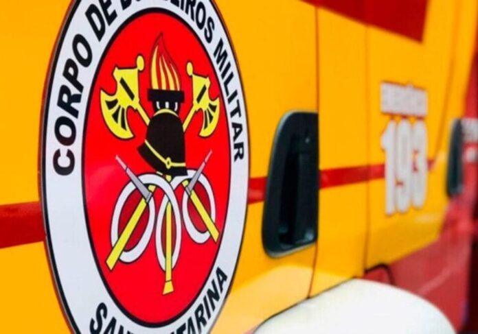 Motociclista morre após colisão com carro