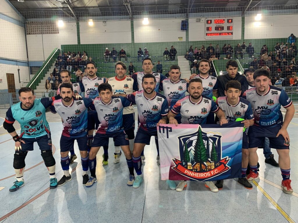 Iva Futsal e Pinheiros decidem o municipal de futsal nesta sexta-feira 1 aad050d5 1cae 47c2 8bb3 e2a4d5b0d201