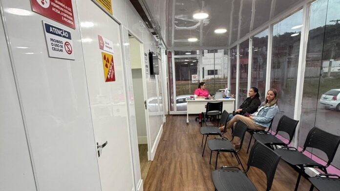 Carreta da Saúde da Mulher em Ibirama amplia acesso a exames e prevenção do câncer de mama no Alto Vale do Itajaí