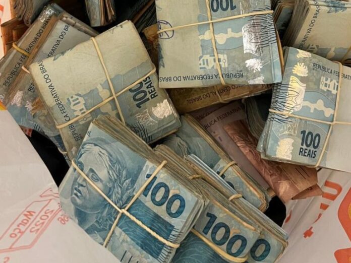 Polícia Civil deflagra Operação Pirâmide sobre Rodas e cumpre 28 mandados em Santa Catarina