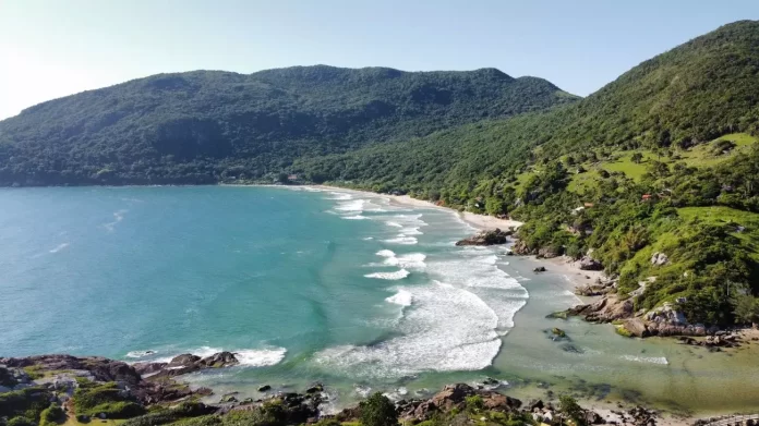 Corpo de mulher é encontrado em trilha famosa no Sul da Ilha