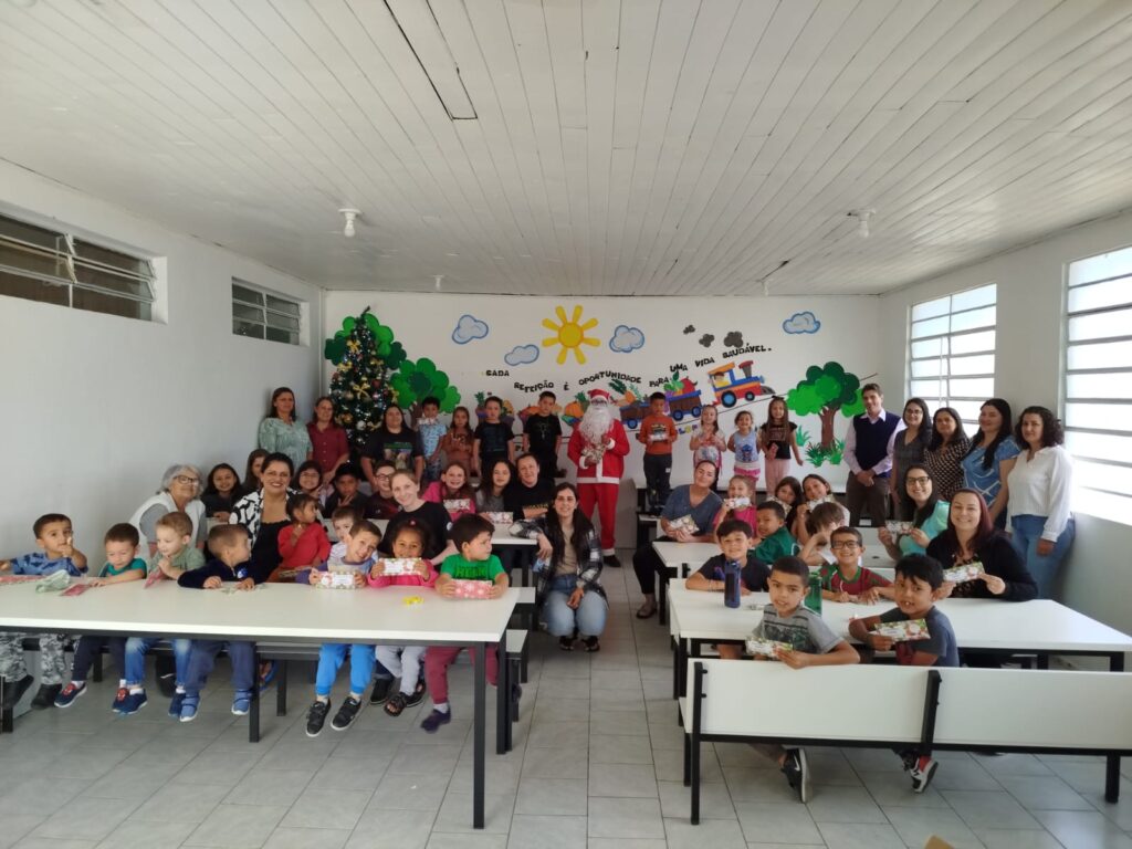 Papai Noel visita escolas de Bocaina do Sul e marca encerramento do ano letivo 2 02db3c24 cf86 42bc 89ad 6349eea0232a