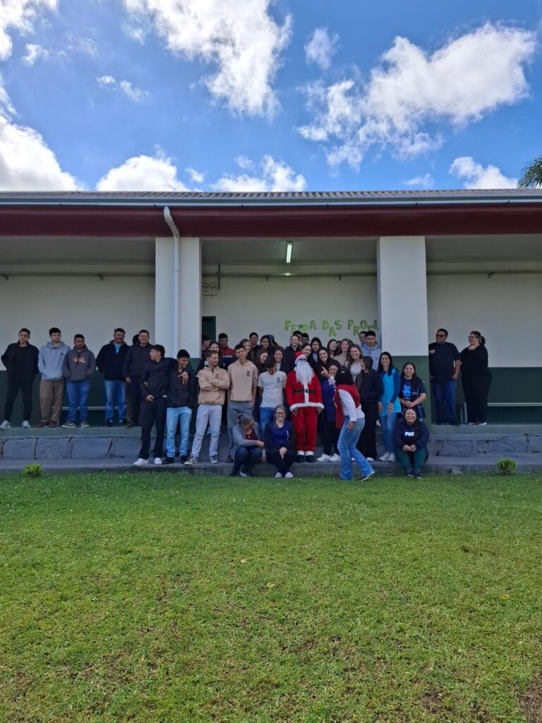 Papai Noel visita escolas de Bocaina do Sul e marca encerramento do ano letivo 1 741e4c67 ba12 4641 94c0 9e89aa046501