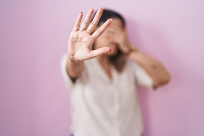 Santa Catarina cria delegacia remota 24h para atender mulheres vítimas de violência