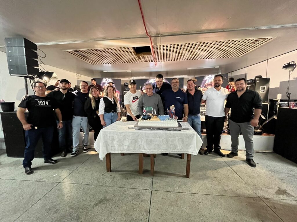 Empresas unem forças e arrematam bolo da Festa de São Cristóvão por R$ 35 mil em Otacílio Costa 1 2A5E3027 CF41 462E AB42 6C5A00FFFAEB
